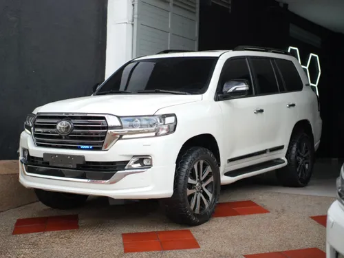 Toyota LC200 Land Cruiser Excalibur 2018 blindada