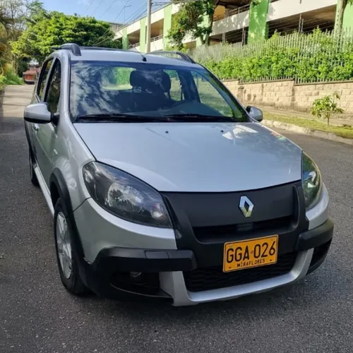 VENTA DE RENAULT SANDERO STEPWAY  2015 FULL EQUIPO