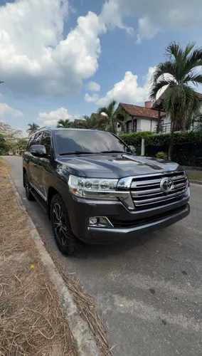 Toyota lc200 vx v8 diesel blindaje 2plus