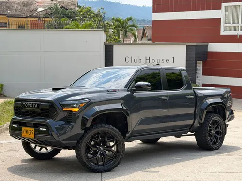 TOYOTA TACOMA TRD PRO 