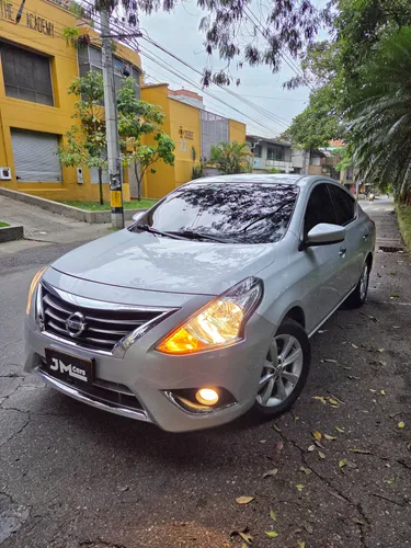 NISSAN VERSA ADVANCED 2018