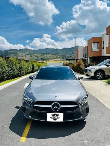 Mercedes-Benz A200 Sedán AMG Line 