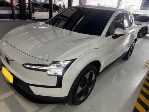 VENDO VOLVO EX30 CORE E60