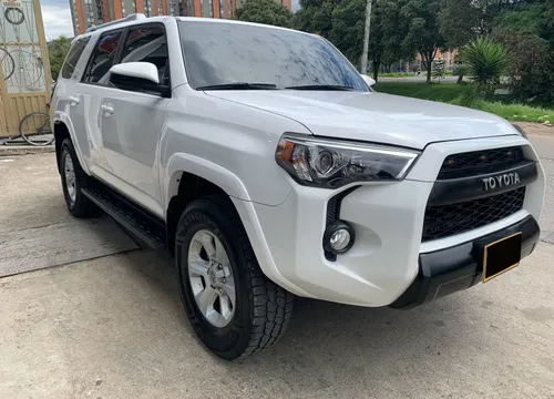TOYOTA 4RUNNER SR5