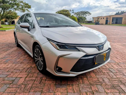 Toyota Corolla SE-G Hibrido 2022 - Excelente
