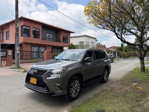 Lexus GX 460 modelo 2014