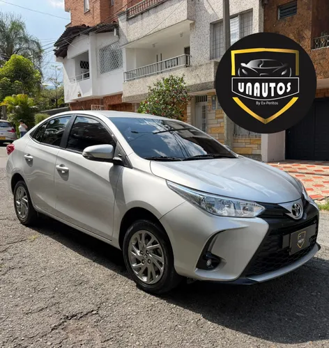 Toyota Yaris Xs sedan automatico