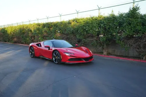 Ferrari SF90 Stradale  Modelo 2021