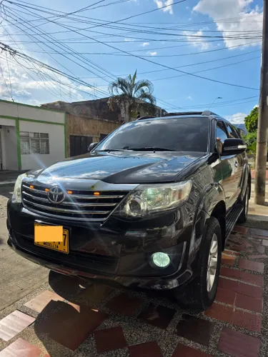 TOYOTA FORTUNER 2014