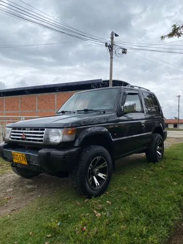 Mitsubishi Montero 