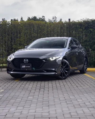 MAZDA 3 GRAND TOURING CARBON EDITION 2025