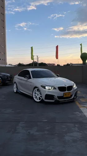 BMW M240i 
