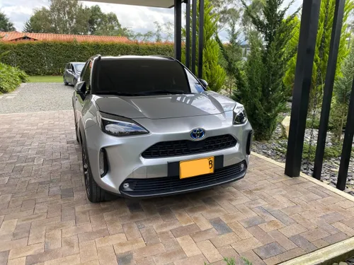 TOYOTA YARIS CROSS 2024