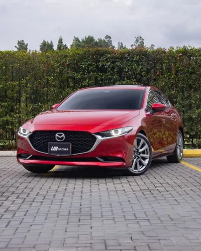Mazda 3 Grand Touring Hibrido 2025