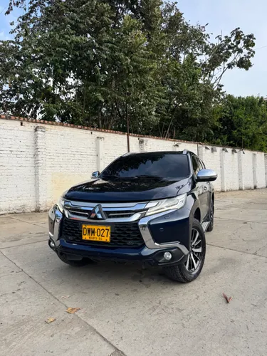 Vendo Mitsubishi montero sport 2018 blindada 4x4 