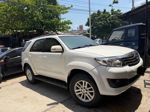 TOYOTA FORTUNER 