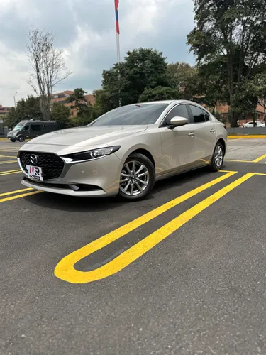 Mazda 3 Touring Híbrido 2024