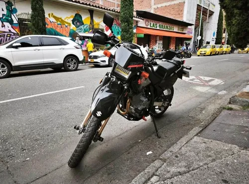 Suzuki DR650 2019
