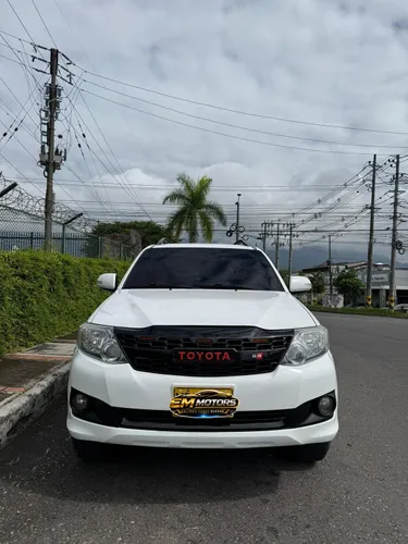 TOYOTA FORTUNER 2015