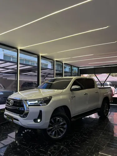 TOYOTA HILUX SRX 4x4 