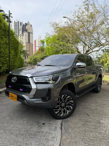 Toyota hilux SRV 2017 diesel 2.8 blindaje 2 Plus 