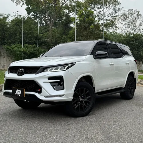 TOYOTA FORTUNER GR 