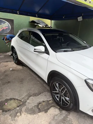 Mercedes Benz GLA 200