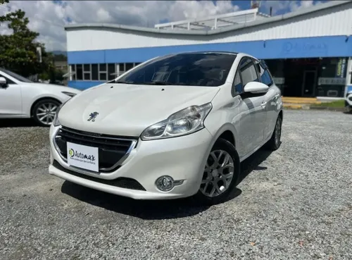 Peugeot 208 Allure 2014