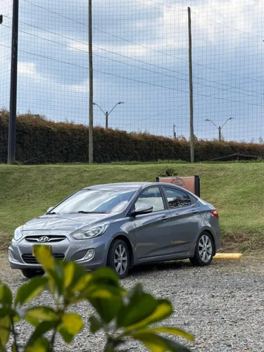 Hyundai i25 sedan 1.600cc  - modelo 2015 -