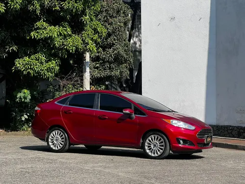 FORD FIESTA TITANIUM