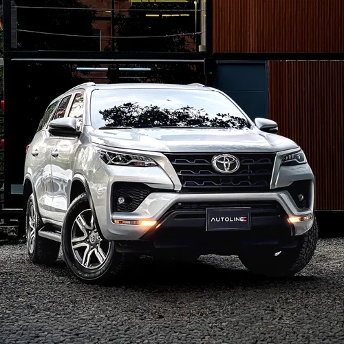 Toyota Fortuner SR 2.8 2026