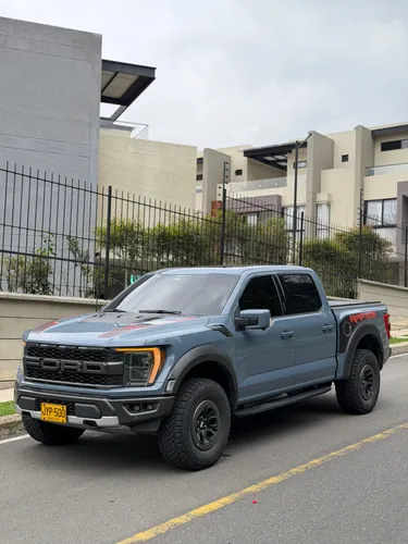 FORD F-150 RAPTOR