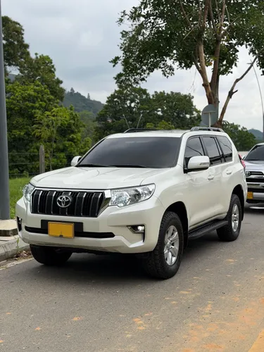 TOYOTA PRADO TXL  2024  4.0 GASOLINA  4x4 