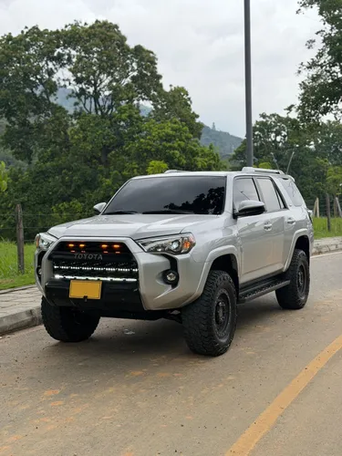 TOYOTA 4RUNNER SR5  2023  4.0  4x4 