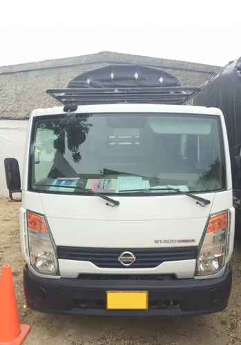 Vendo CAMION NISSAN CABSTAR  Modelo 2012 Doble Cabina carrocería de estacas Combustible DIESEL