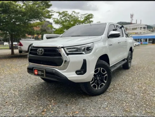 Toyota Hilux SRX 2023