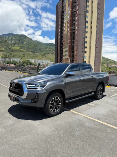 Toyota hilux 2.8 SRX único dueo. 