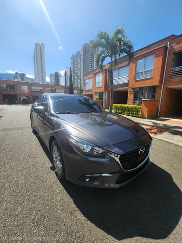 Mazda 3 Touring 2018