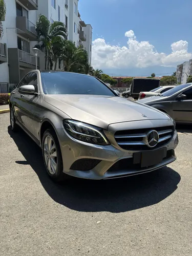 Mercedes Benz C180 2020 con solo 40 mil km