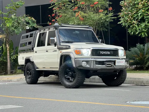 Toyota Land Cruiser 79 LC79 4.5 TD