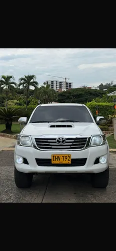 Toyota hilux 2016 mecánica 4x4 diesel