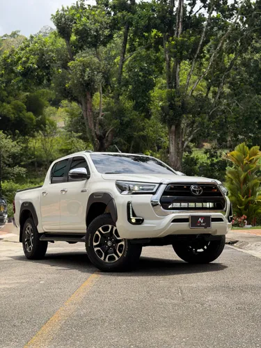 TOYOTA HILUX  2022  2.8 DIESEL AUT  4x4 