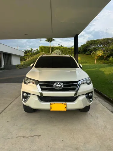 Toyota Fortuner srv