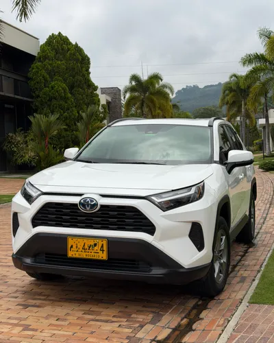 Toyota RAV4 Hybrid 2.5L Híbrida Gasolina  Eléctrico XLE eCVT