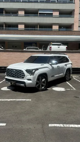 Toyota Sequoia CAPSTONE 2024 B2