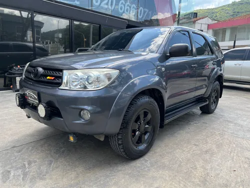  TOYOTA FORTUNER 2011  2.7 4X4 AT