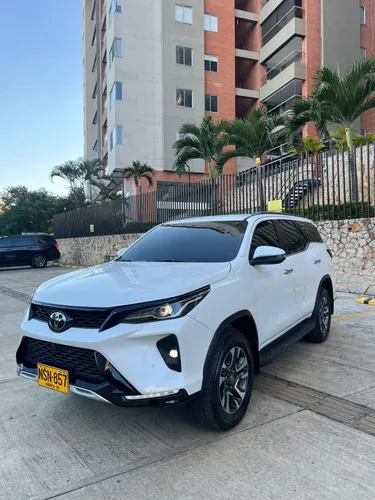 TOYOTA FORTUNER SRV 2024