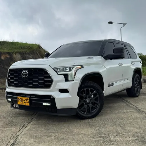 Toyota Sequioa Platinium híbrida 2025