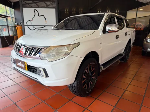Mitsubishi L200 Sportero 4x4 2.5 Diesel mecánico 2017