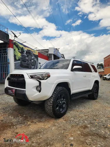 TOYOTA 4RUNNER SR5 4.0 GASOLINA 4X4 2020